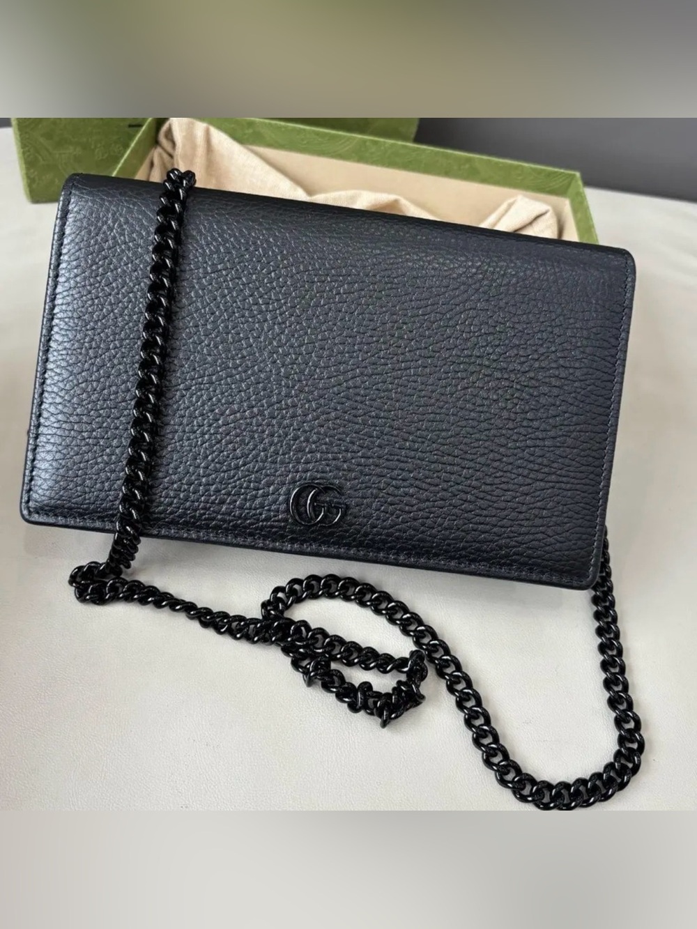 Gucci GG Wallet On Chain